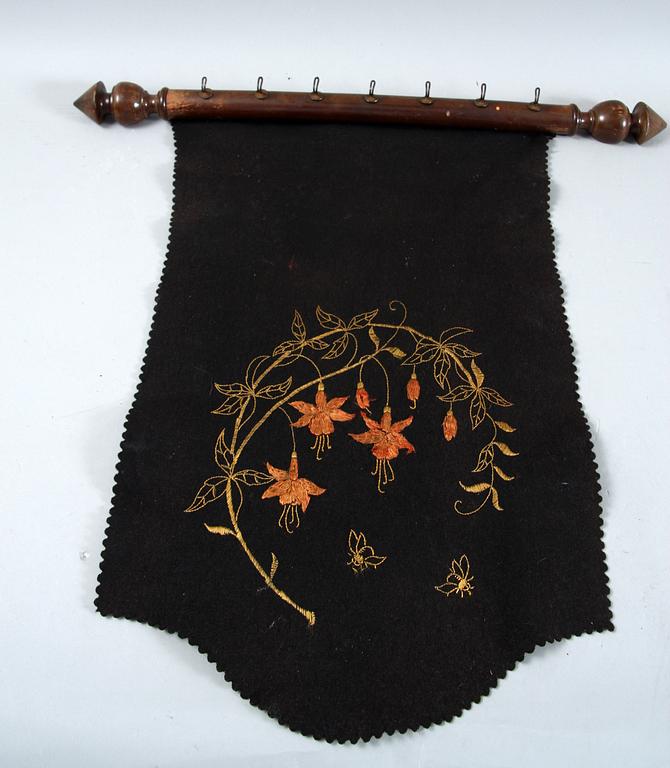 PIPOR, 4 st, bl a porslin, 1800/1900-tal.