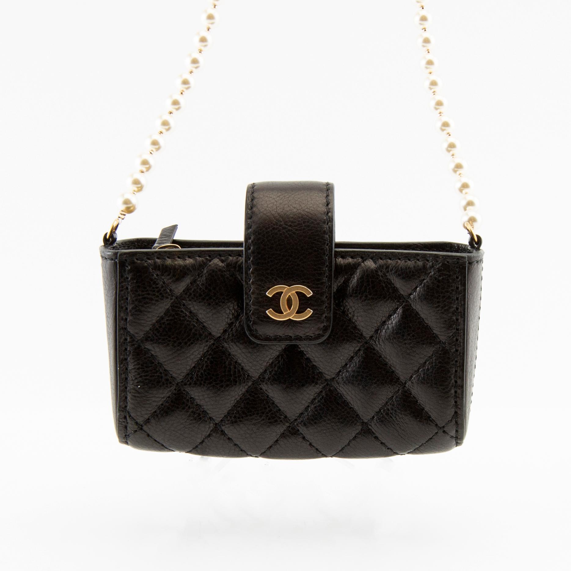 Chanel,.