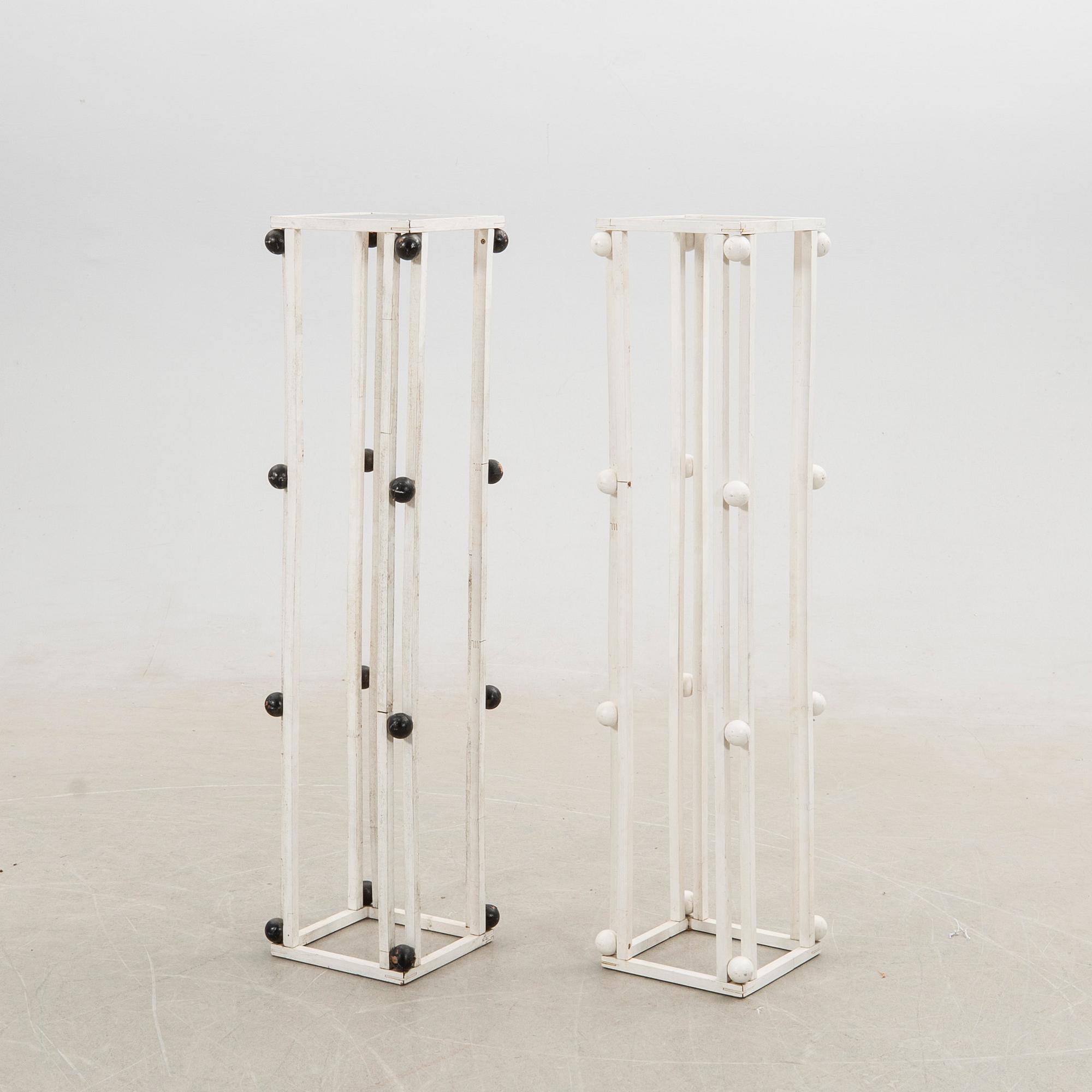 Pedestals a pair Art Deco style 20th century.