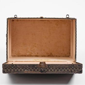 Louis Vuitton suitcase, late 19th century.