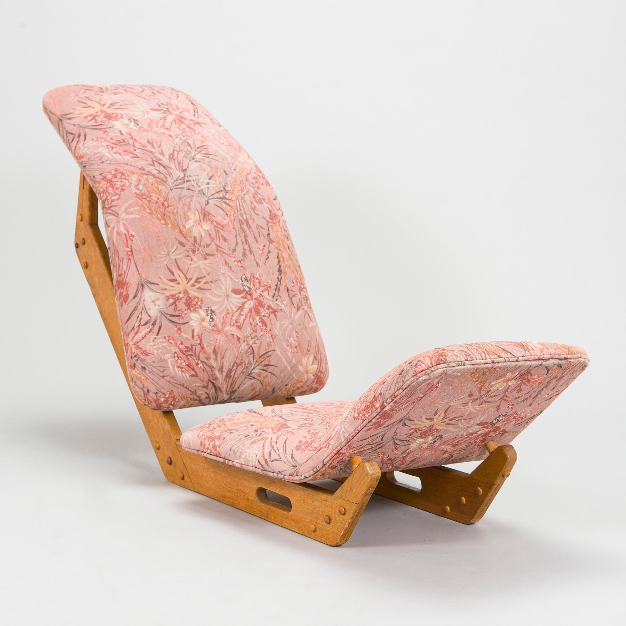 Ilmari Tapiovaara, an early 1960s 'Dolphin chair' for Skanno.