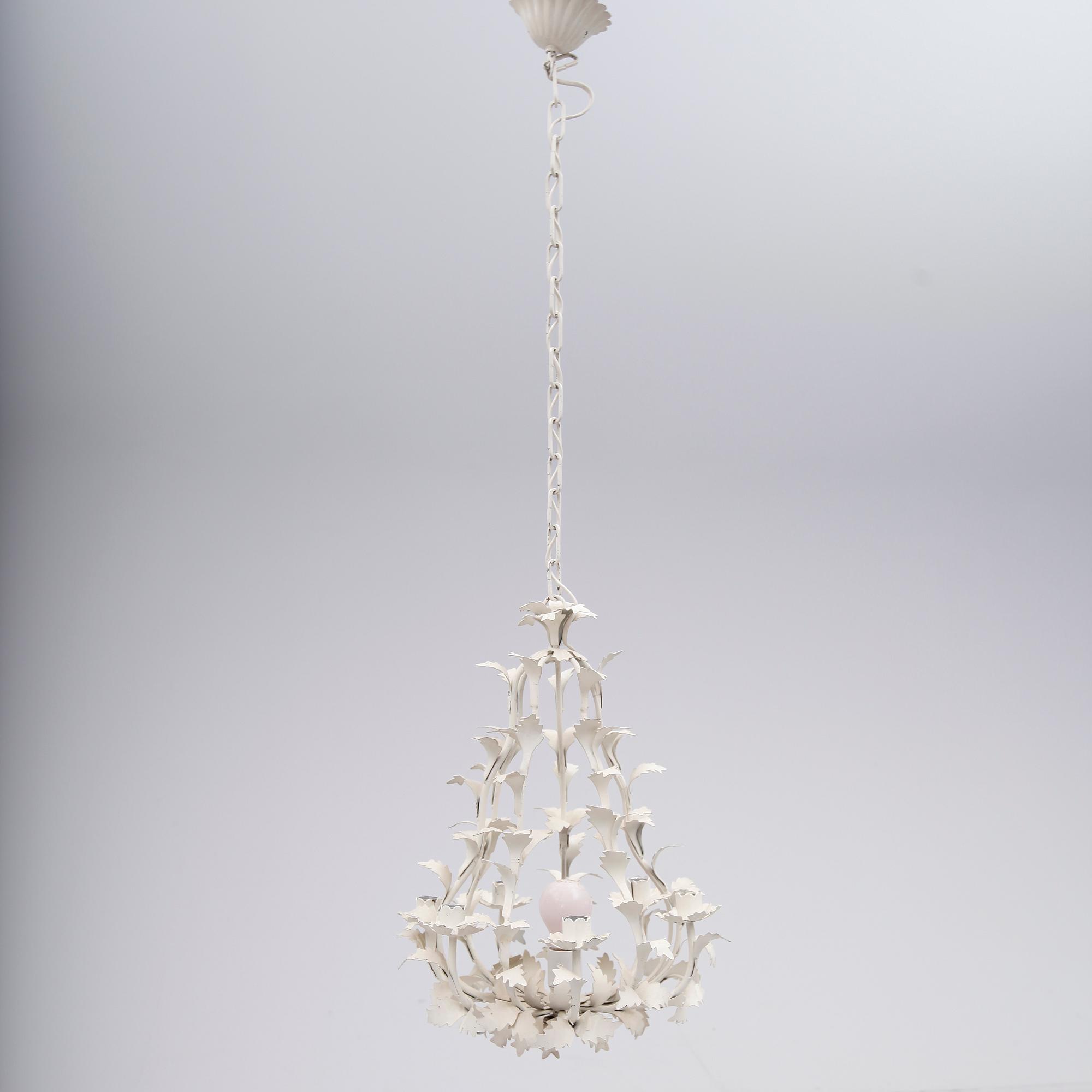 TAKLAMPA, enligt uppgift inköpt på Firma Svenskt Tenn, 1970-tal. Höjd 50 cm.