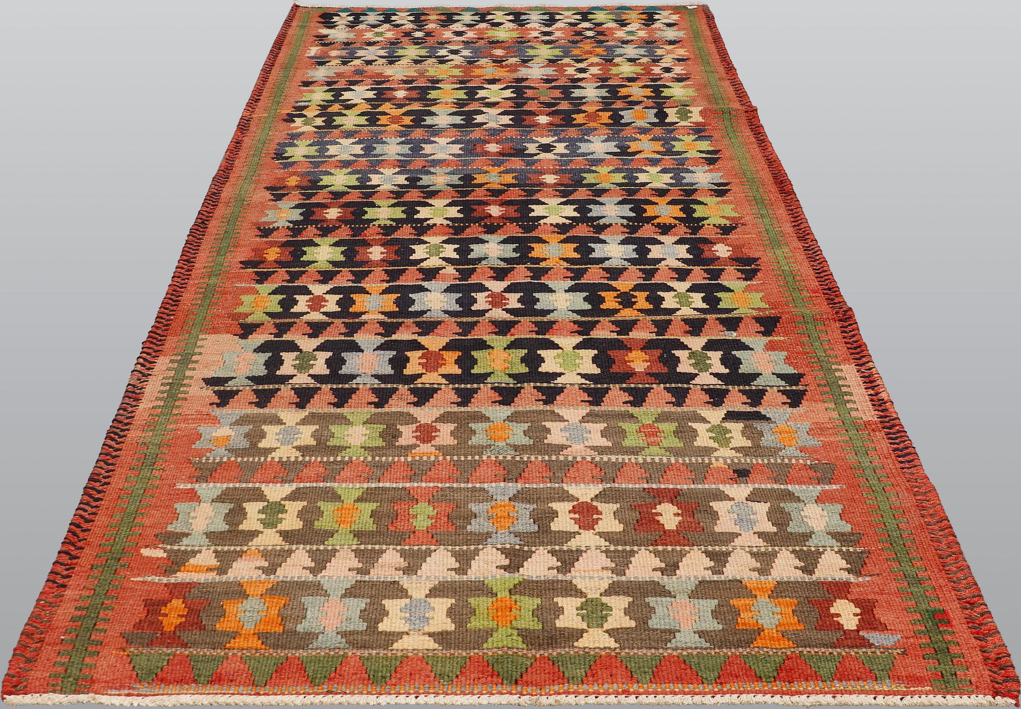 Matta, Persisk Nomad Kelim, ca 324 x 143 cm.