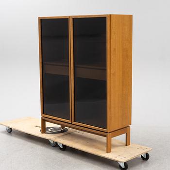 Vitrinskåp, ur "Stockholm"-serien, IKEA, 2000-tal.