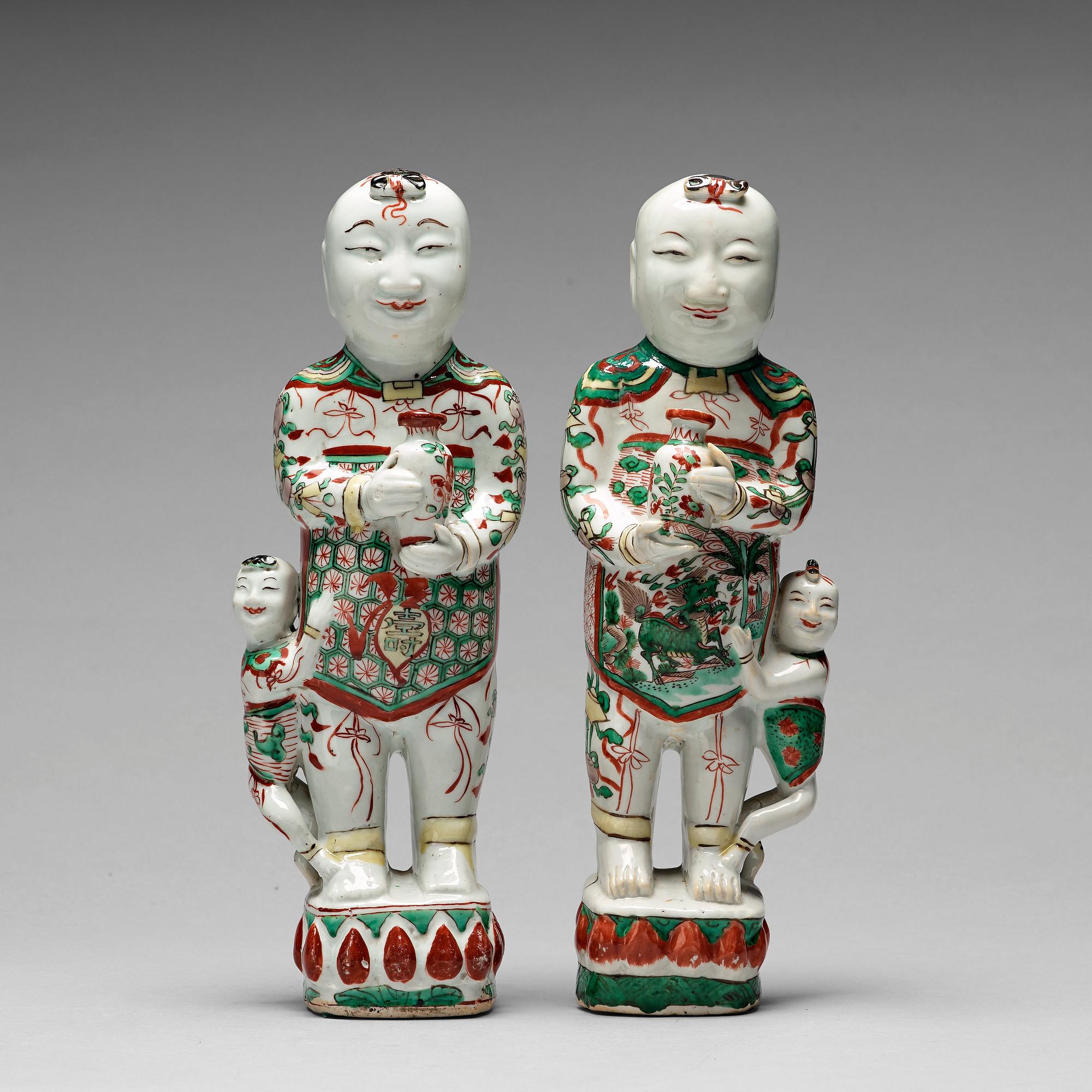 FIGURINER, två stycken, porslin. Qingdynastin, Kangxi (1662-1722).