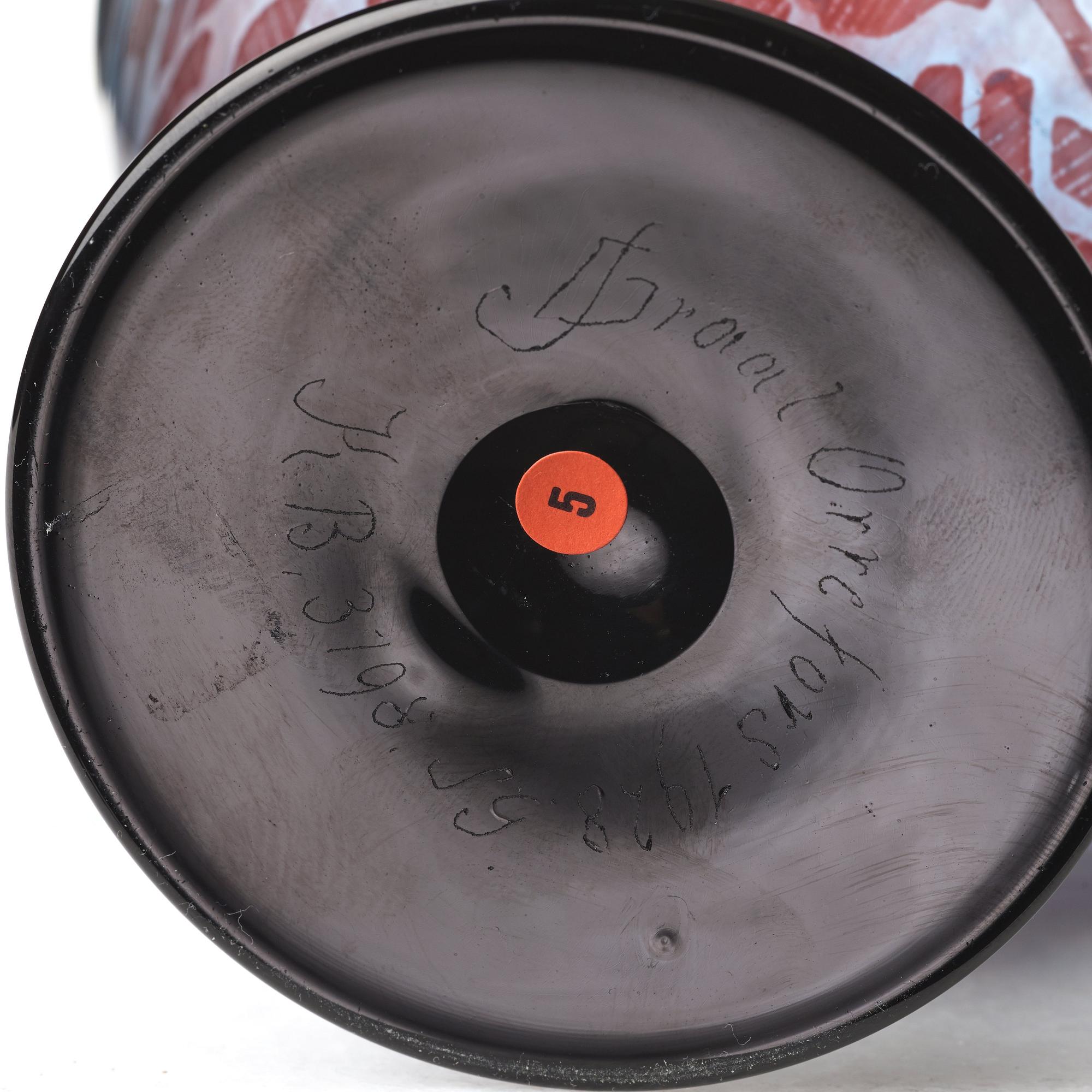 Simon Gate, & Knut Bergqvist, a graal vase, Orrefors 1928, nr 3198.