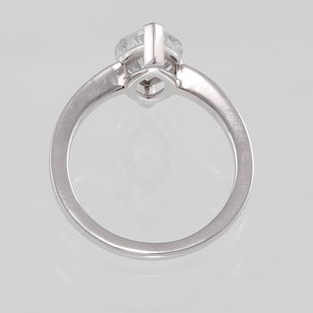 RING, 18K vitguld med navetteslipad diamant, ca 2.14 ct. Vikt 4.4 g.