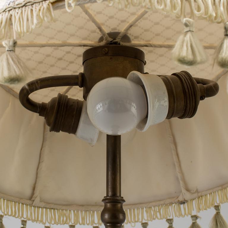 A 20th century table lamp.