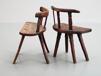 STOLAR, ett par, sk skomakarstol, allmoge, 1800-tal.