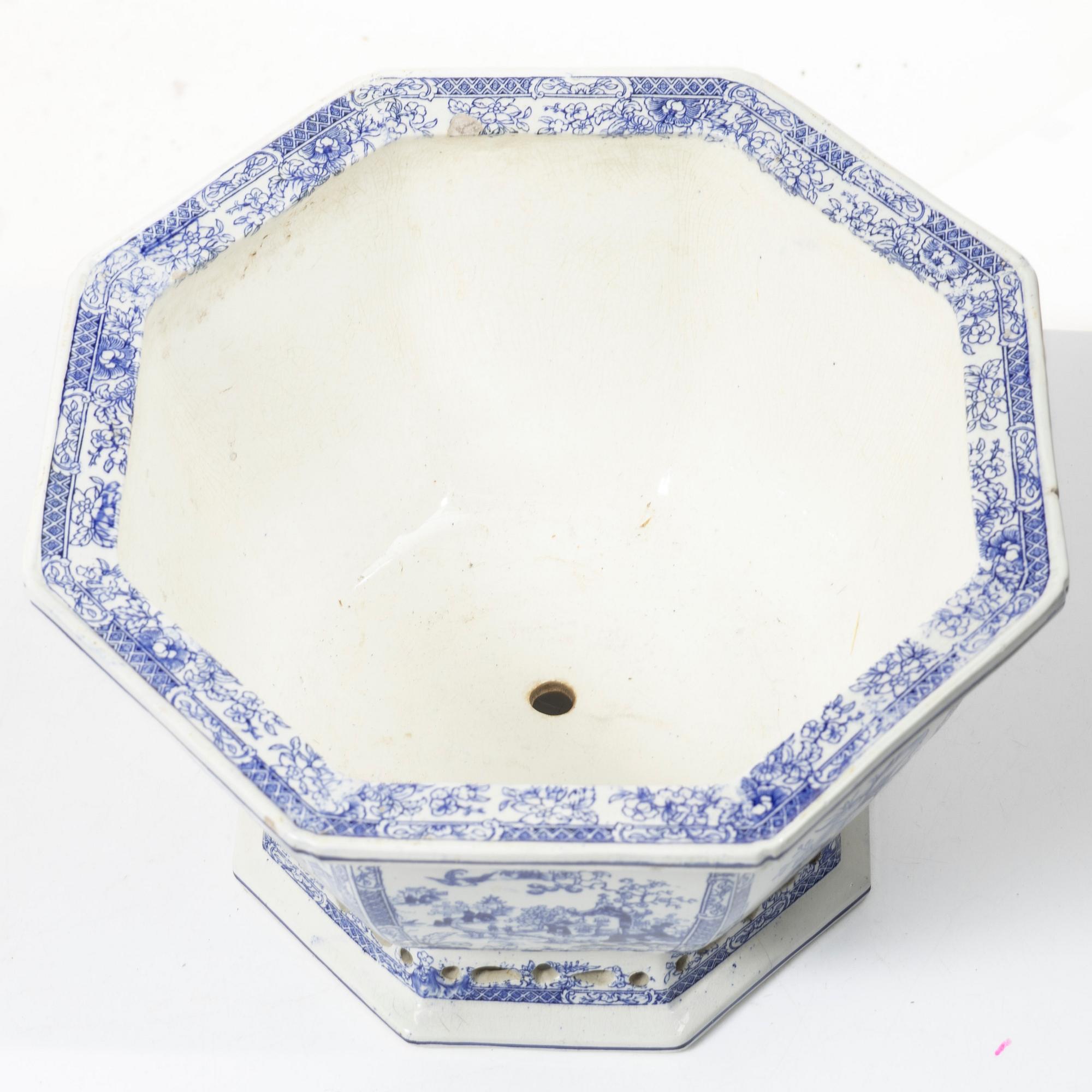 A flintware flower pot, second half of the 19th century.