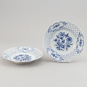Servisdelar, 15 st, porslin. "Lökmönstret", Meissen, Tyskland.
