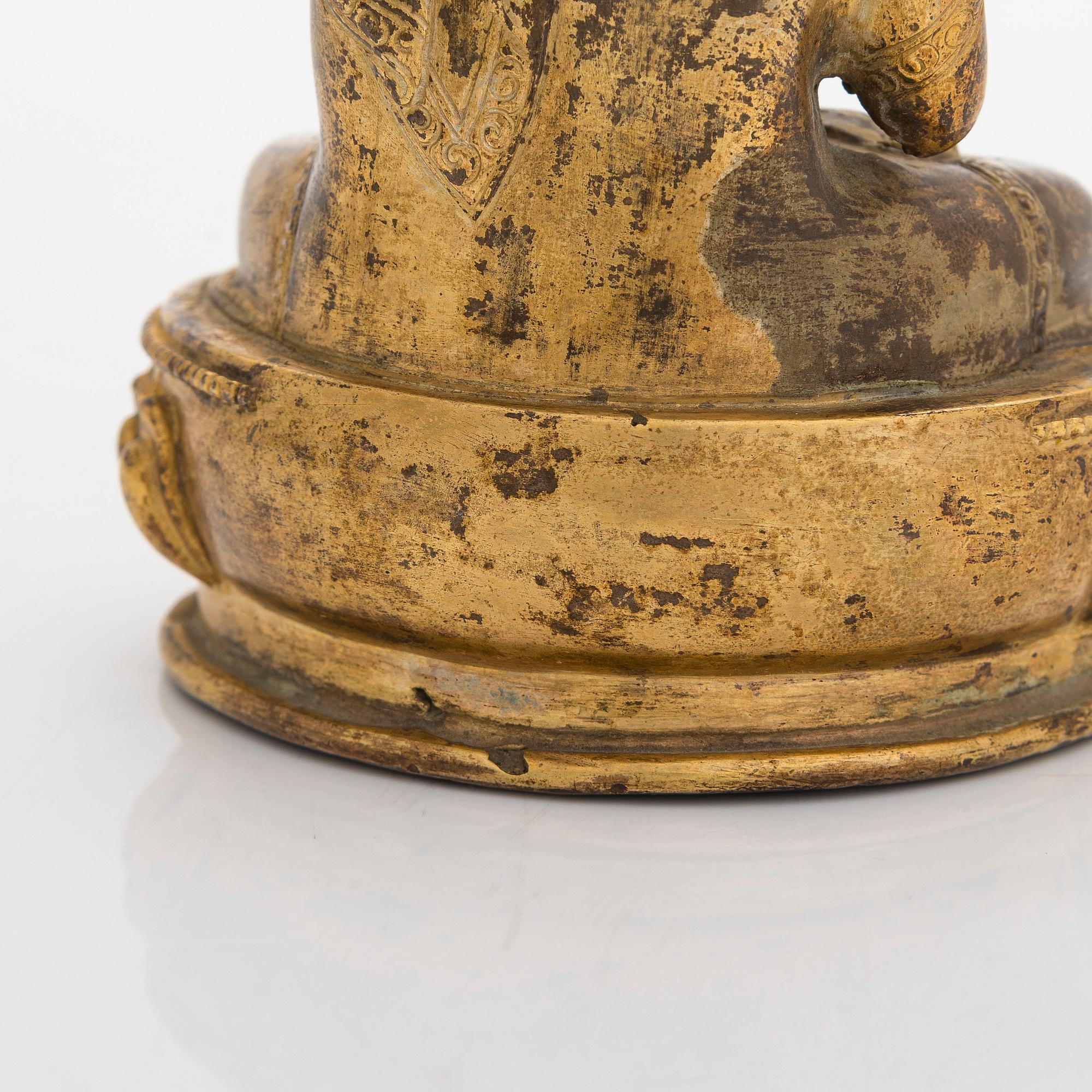 Skulptur, buddha, brännförgylld mässing, 1900-tal.