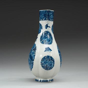 KANNA, porslin. Qing dynastin, Qianlong (1736-95).