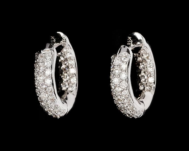 EARRINGS, 88 brilliant cut diamonds, tot. 1.20 cts.