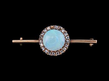 BROSCH, opal ca 2.5 ct, rosenslipade diamanter ca 0.2 ct.
C.G. Hallberg Stockholm 1875. Vikt 5 g.