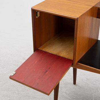 Svante Skogh, a model 315 dressing table from Aktiebolaget Slutarps Möbelindustri, Sweden, 1950's/60's.