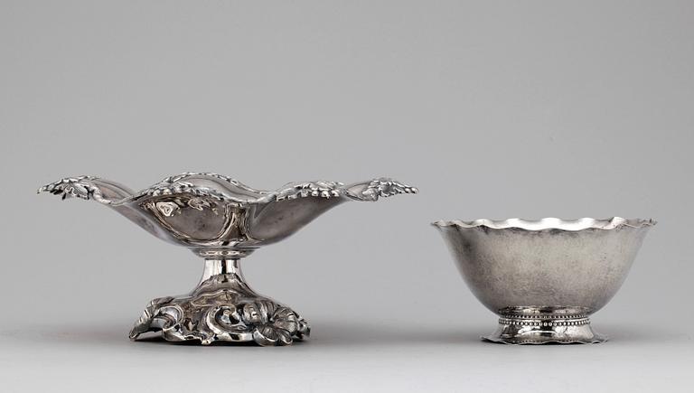 SKÅLAR, 2 st, silver, bl a Gustaf Möllenborg Stockholm 1870. Tot 680 g.