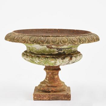 A Swedish cast-iron garden urn, late 19th century.
