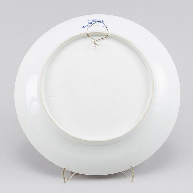 A porcelain dish by Stephan Ussing from Royal copenhagen.