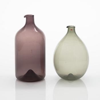 Timo Sarpaneva, a "Bird bottel" and a bottle "i 400". ISigned Timo Sarpaneva Iittala.