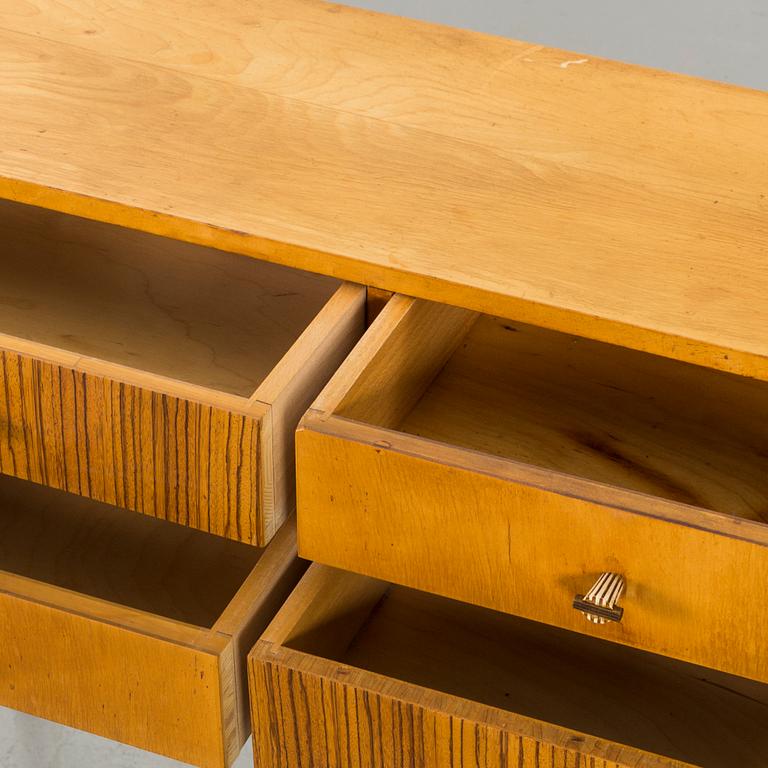 A 1940-50'S SIDEBOARD.
