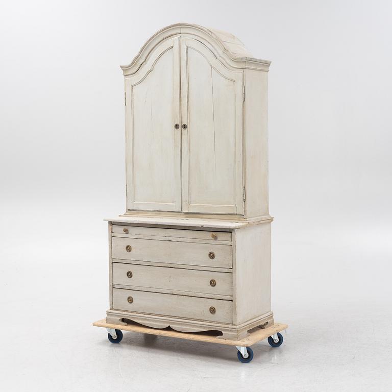 A cabinet, 19th Century.