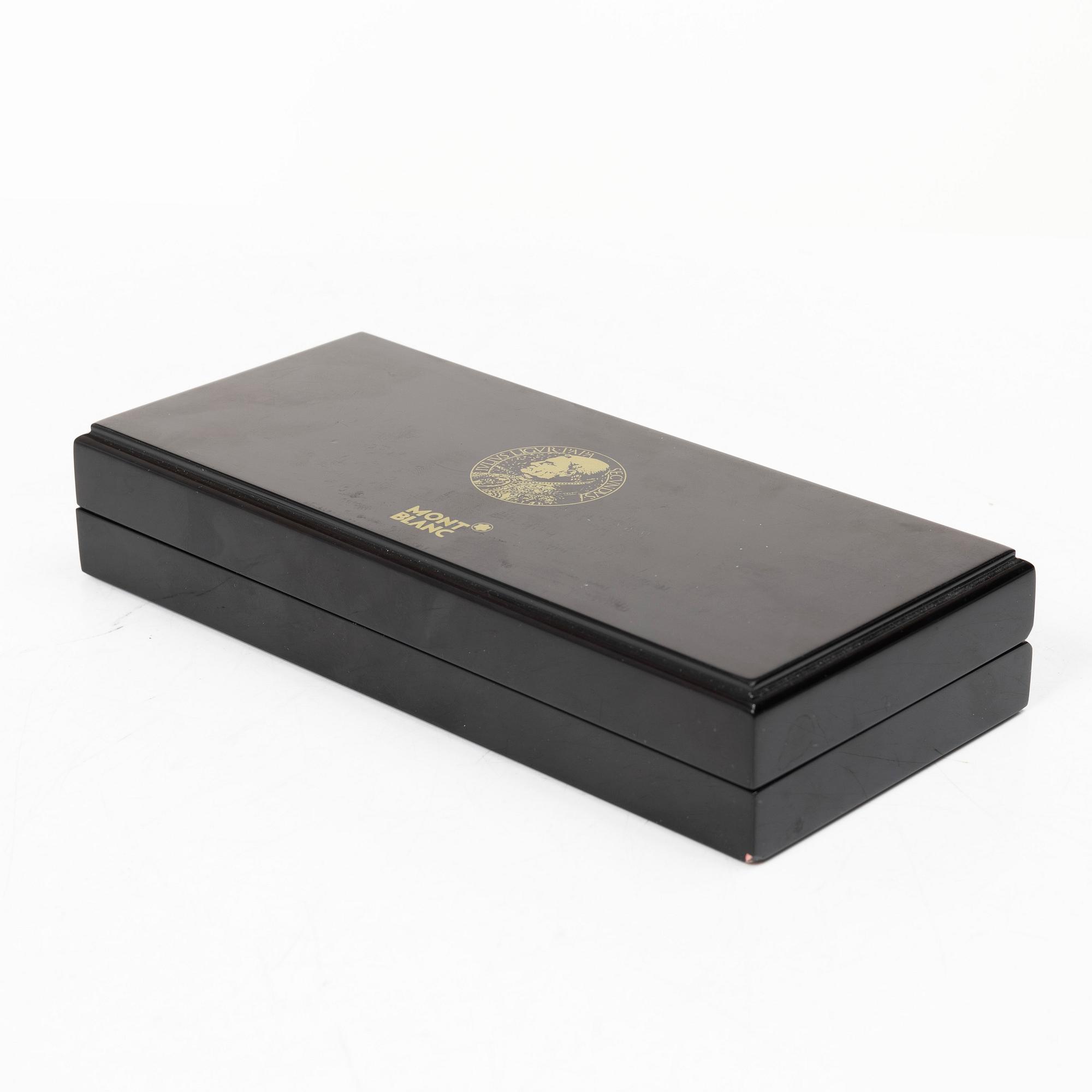 A Montblanc fountain pen, limited edition 'Pope Julius II' from the series 'Patrons of Art'.