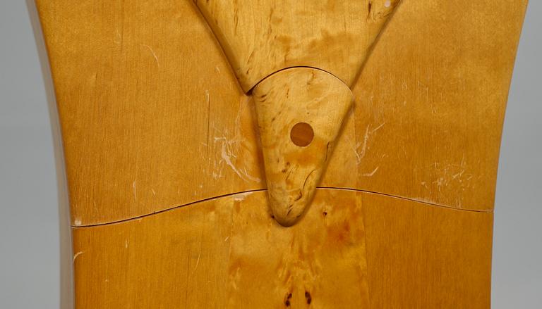 GOLVUR, Carl Malmsten, "Tidlösa", modellen formgiven år 1964.