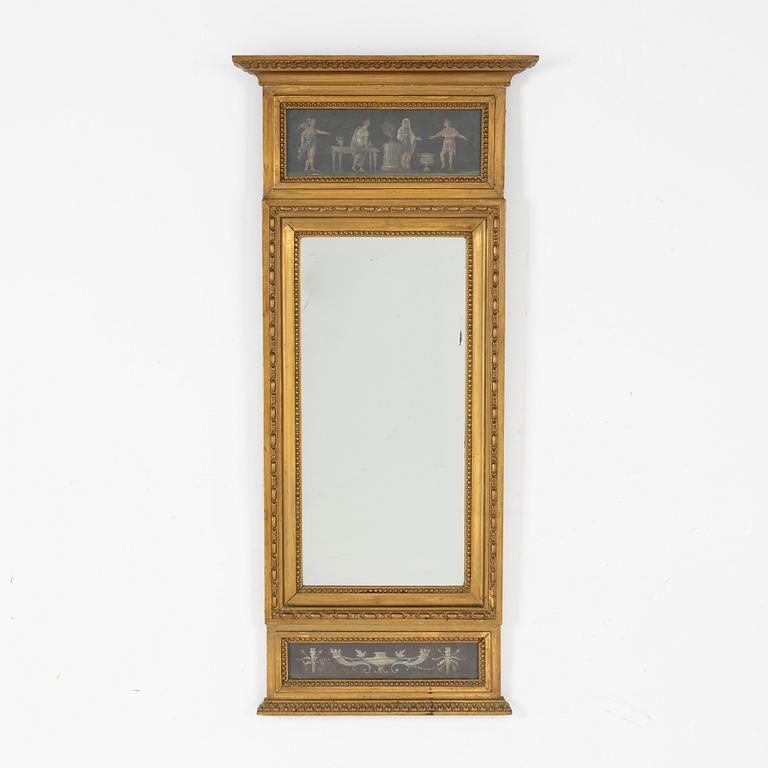 A late Gustavian mirror, around the year 1800.