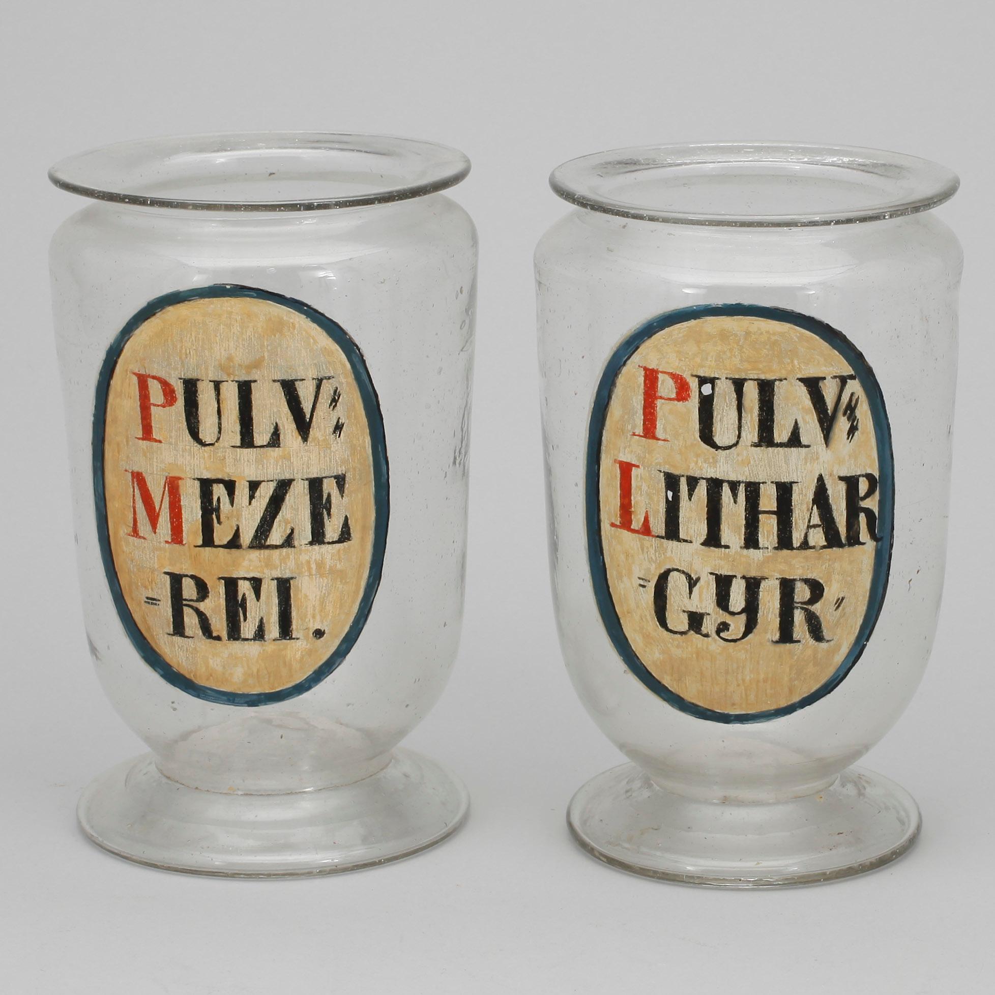 APOTEKSKRUS, två stycken, glas. 1800-tal.