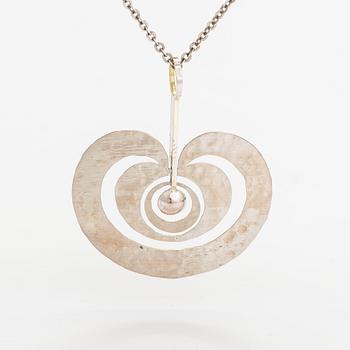 Tapio Wirkkala, A sterling silver pendant "Apple". Kultakeskus 1975.
