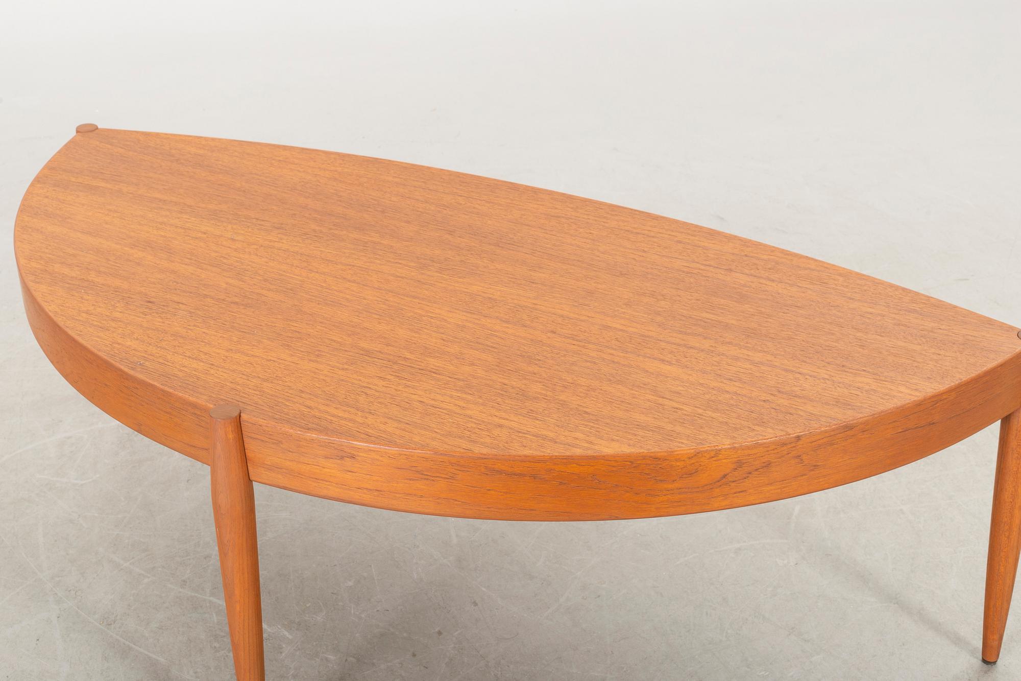 JOHANNES ANDERSEN, soffbord "Capri" Trensum-serien 1900-talets andra hälft.