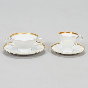 Raymond Loewy och Richard Latham, matservis, 95 dlr, "Form 2000", porslin, för Rosenthal, 1900-talets senare hälft.
