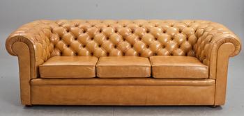 SOFFGRUPP, 3 delar, Chesterfield-modell, Wade Upholstery. England. 1900-talets andra hälft.