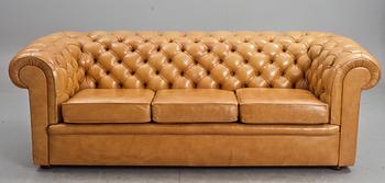 SOFFGRUPP, 3 delar, Chesterfield-modell, Wade Upholstery. England. 1900-talets andra hälft.