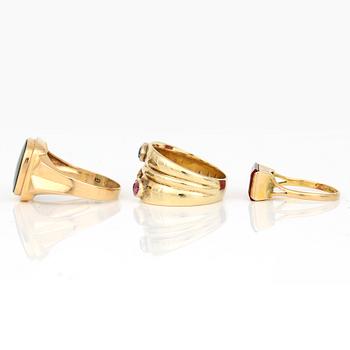 RINGAR, 3 st, olika guldhalter, mestadels Sverige, 1900-talets andra hälft. Total vikt ca 16,15 g.