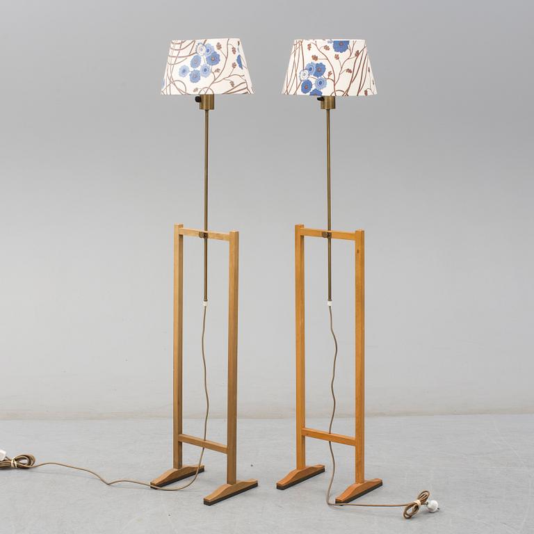 A pair of model 2548 floor lights by Josef Frank, Firma Svenskt Tenn.