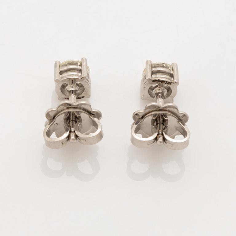 Brilliant cut diamond earrings.