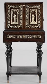 KABINETTSKÅP, troligen 1800-tal.