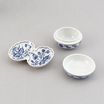 Meissen, servisdelar, 23 st, porslin, "Zwiebelmuster/Lökmönstret", Tyskland.