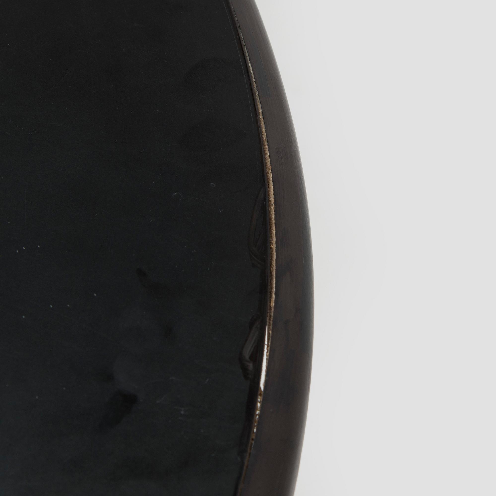 A dining table, late 20th century.