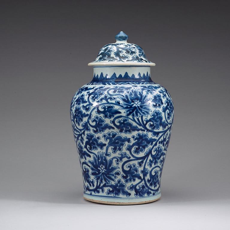 A large blue and white jar with cover, Ming dynasty, 17th Century.