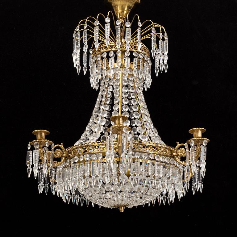 A late 20th century chandelier.