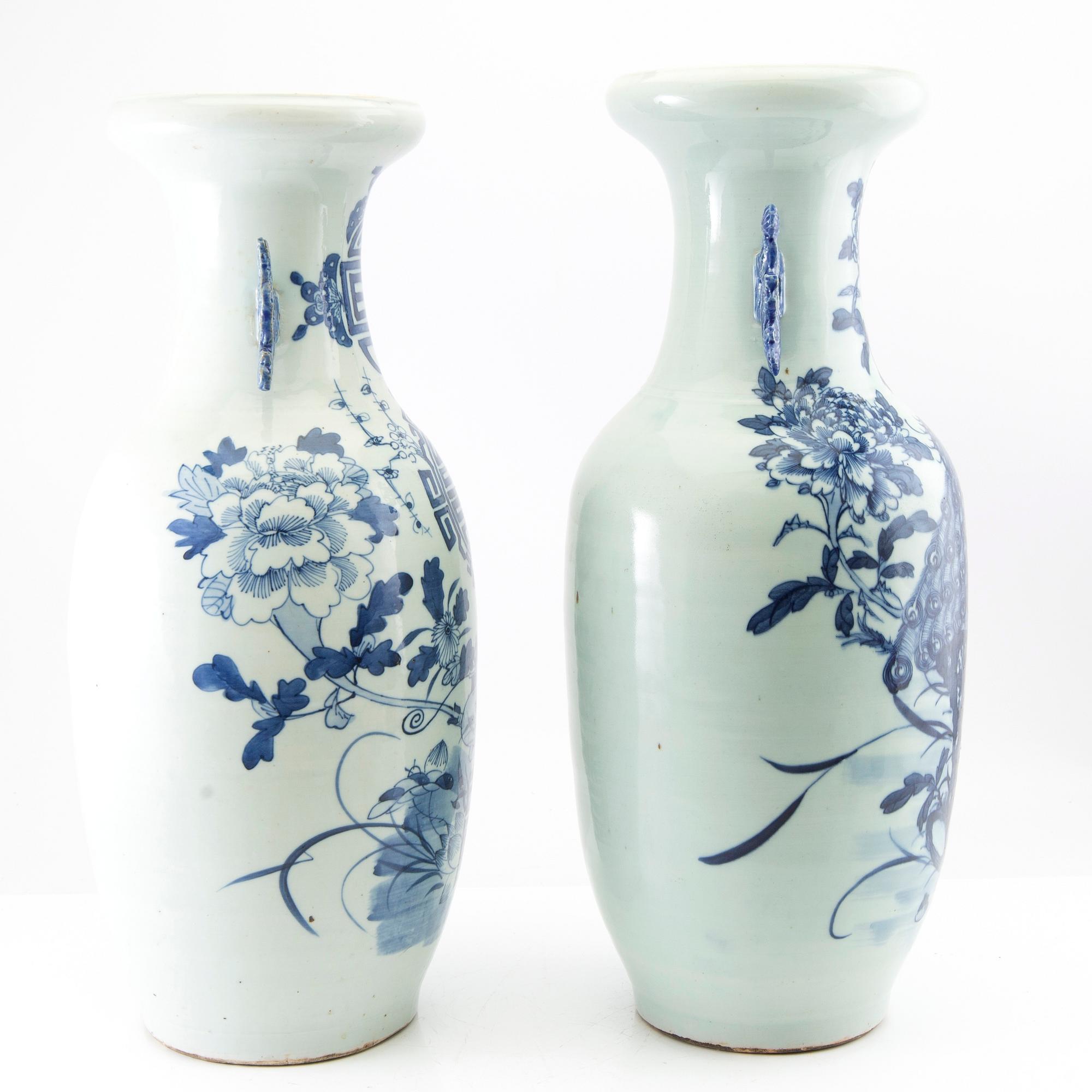 Two Chinese blue and white vases, late Qing dynasty, first half of the 20th century.