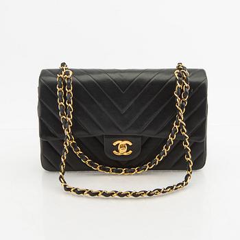 Chanel "Double flap bag" väska före 1984.