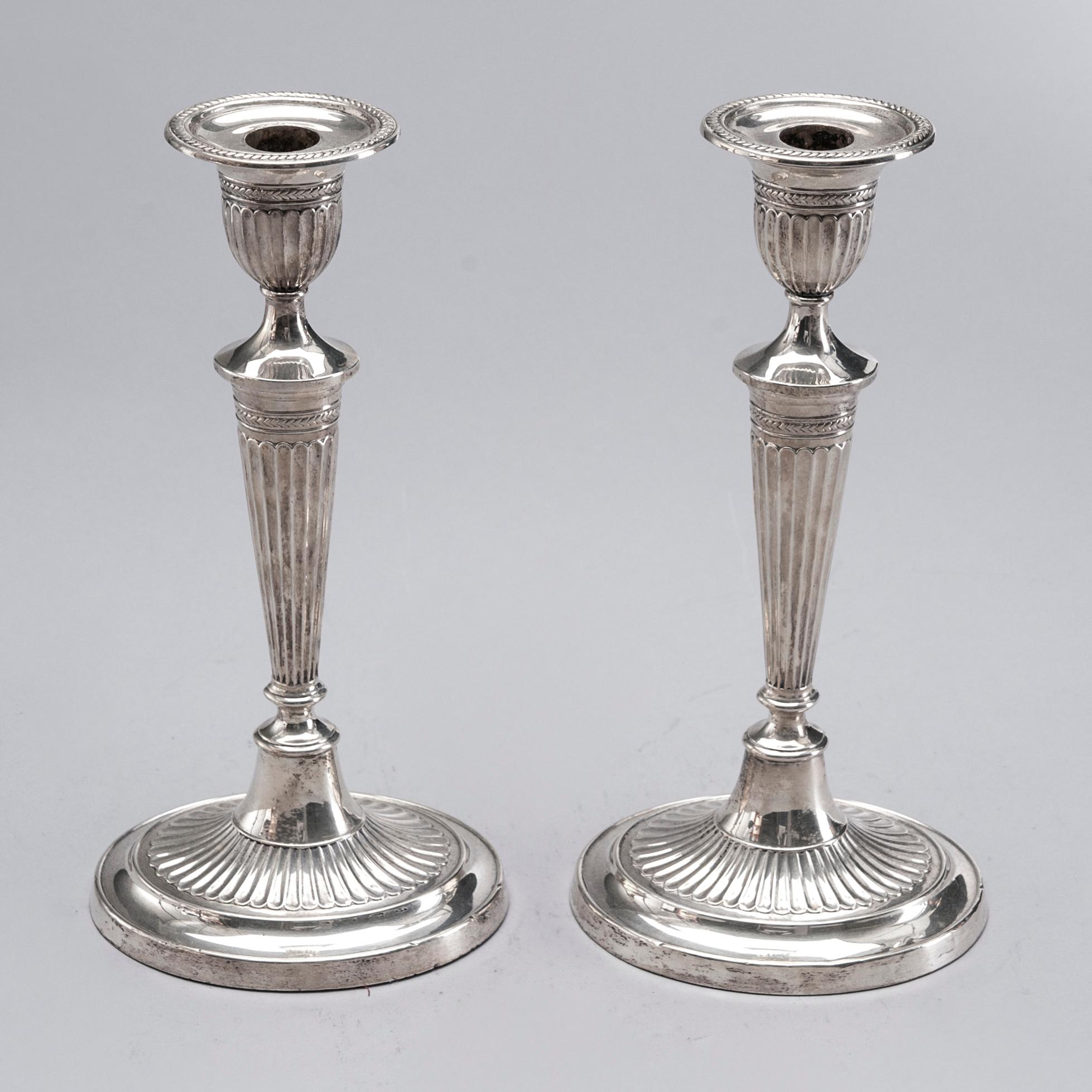 LJUSSTAKAR, ett par, silver, Sheffield, England, 1916.