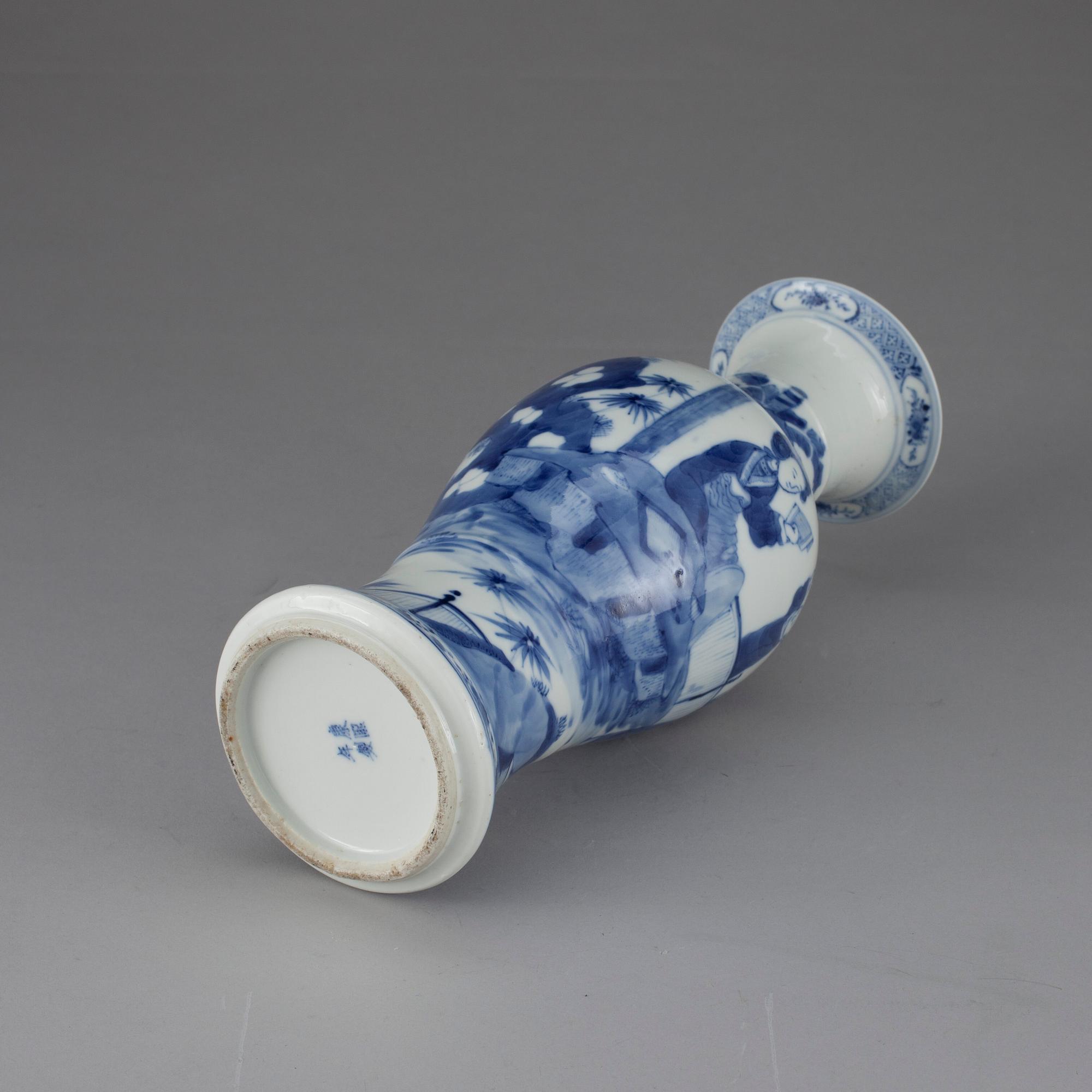 VAS, porslin, Kangxi stil, Kina 1800-talets slut.
