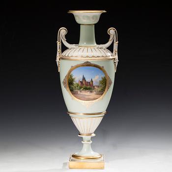 DEKORATIONSURNA, porslin, Danmark, Royal Copenhagen ca 1900.