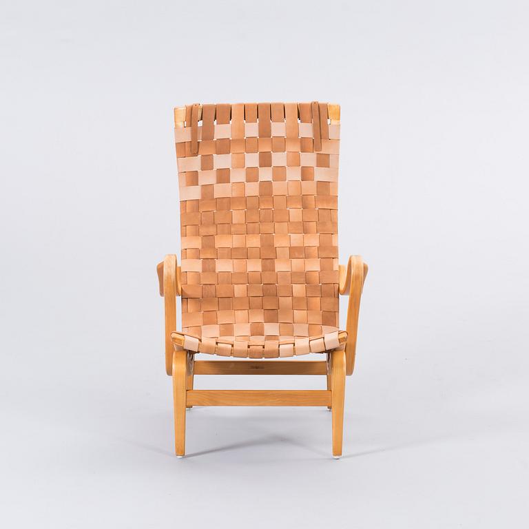 A 1977 Bruno Mathsson "Pernilla" lounge chair.