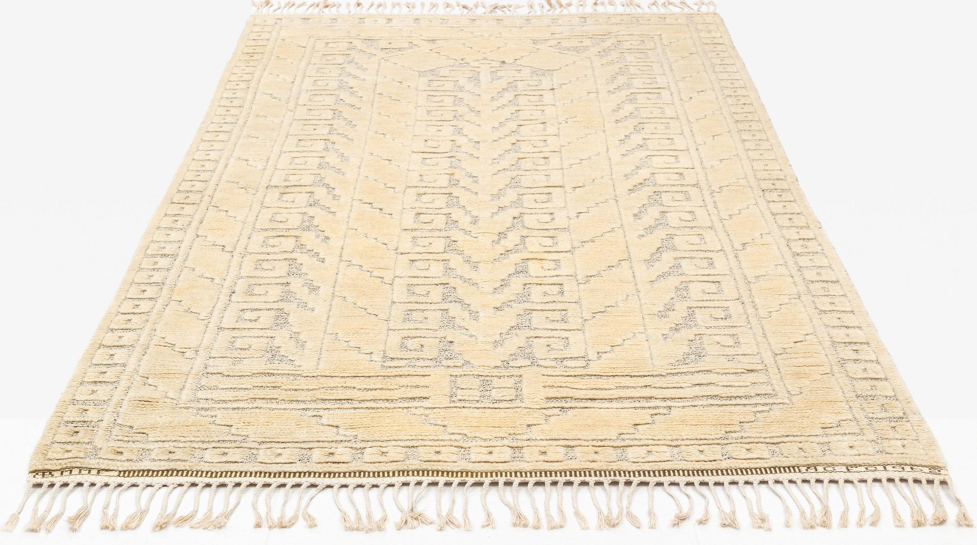 Märta Måås-Fjetterström, matta, "Vita spetsporten", reliefflossa, ca 270 x 164 cm, signerad AB MMF A.C.E. C 1962.